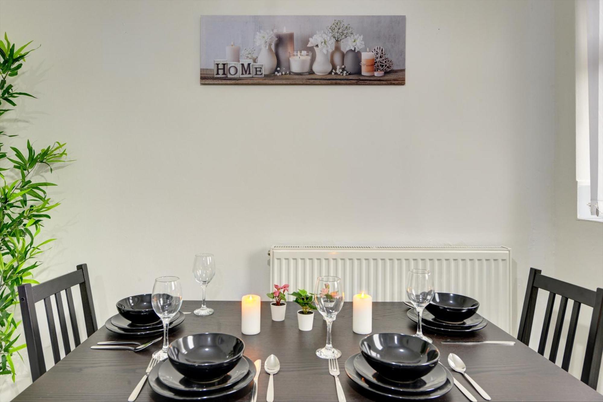 Apartment Stunning And Lovely 3 Bed House - Catch 22 *