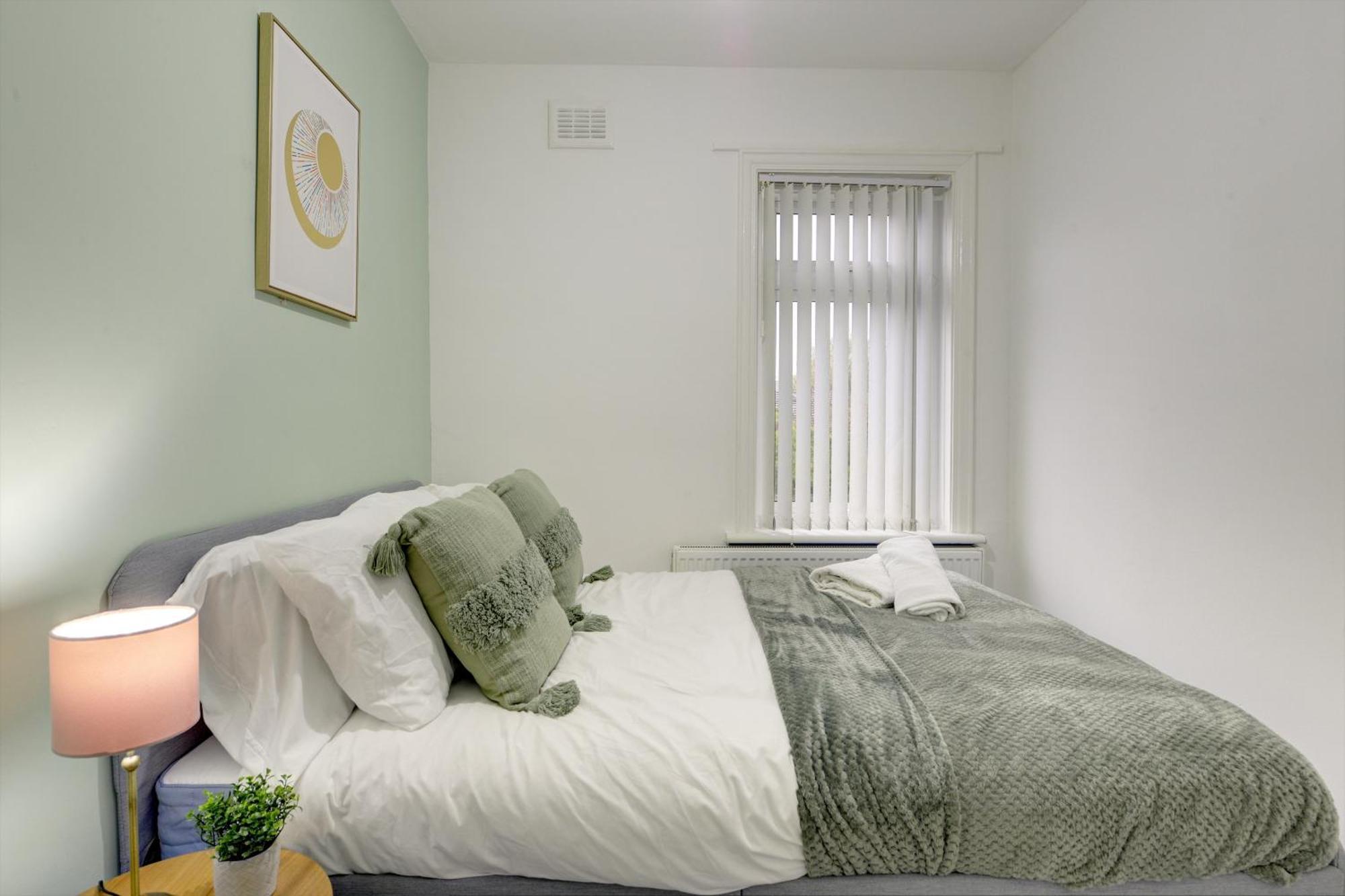 Stunning And Lovely 3 Bed House - Catch 22 Coventry