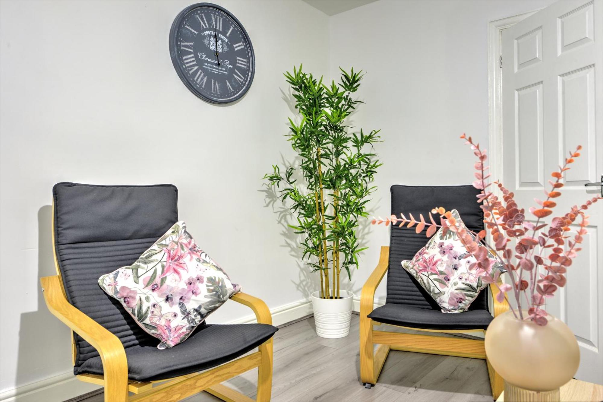 Apartment Stunning And Lovely 3 Bed House - Catch 22 *
