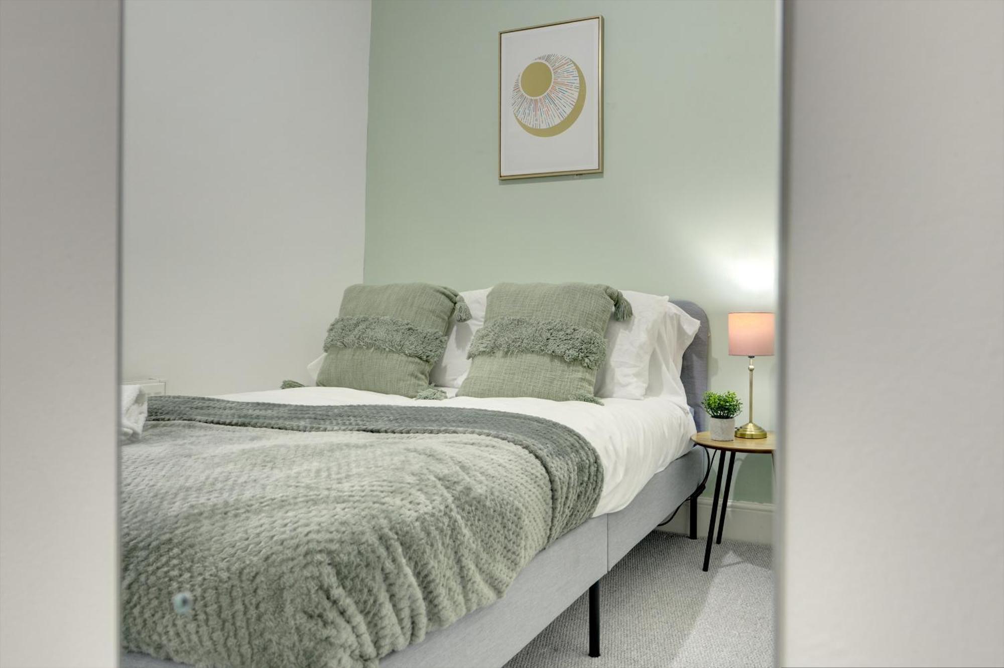 Apartment Stunning And Lovely 3 Bed House - Catch 22 *